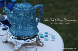 snowflake blue teapot