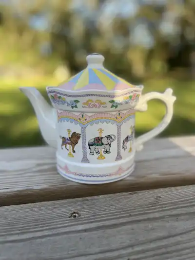 carousel teapot