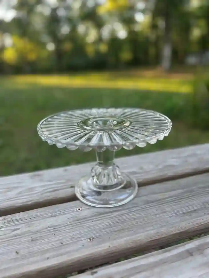 pedestal clear glass cake stand
