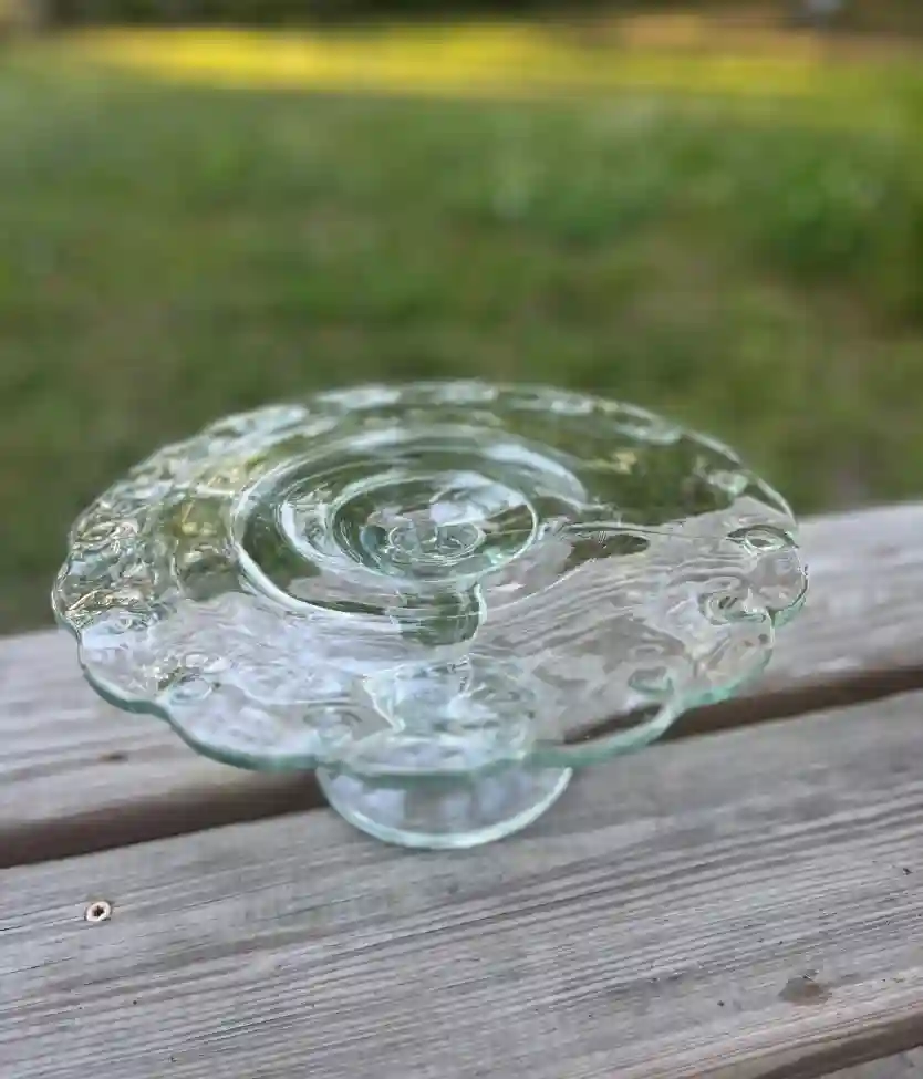 clear glass cake stand
