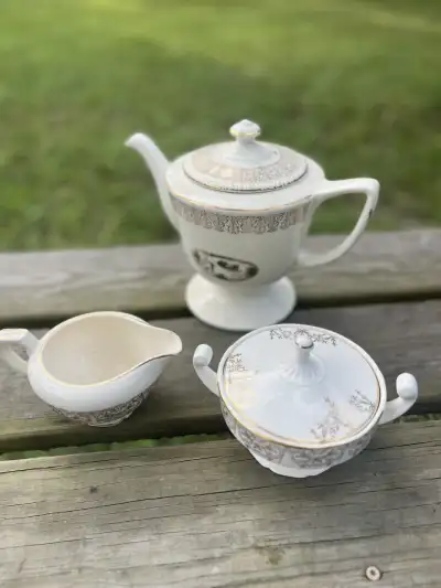 matching tea sets | The Tea Party Company Vintage 3 pieces Teapot Set
