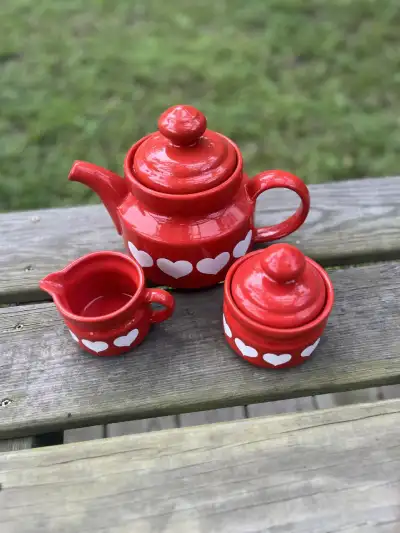 matching tea sets | The Tea Party Company Valentaine's Day Teapot Set.