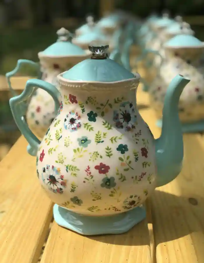 teapot mint flowers