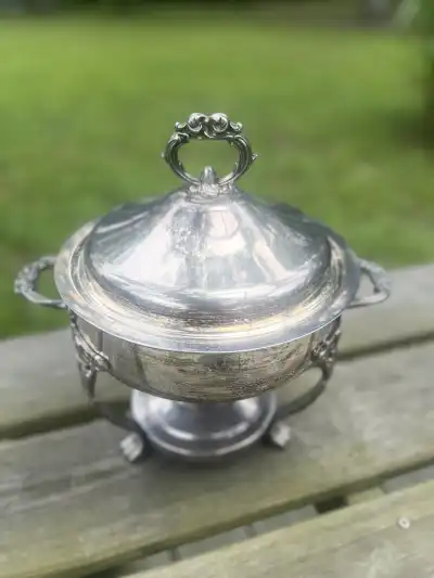 silver plated rentals | The Tea Party Company Vintage Silverplated Round Chaffing Buffet untarnished.