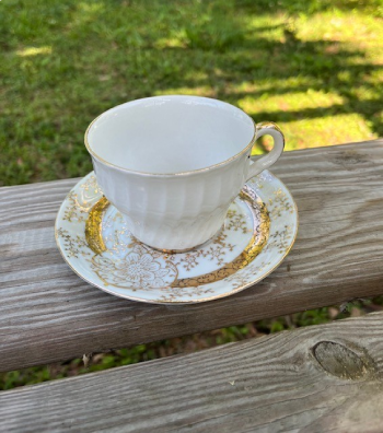 matching-tea-cups-and-saucers | The Tea Party Company white and gold teacup and saucer